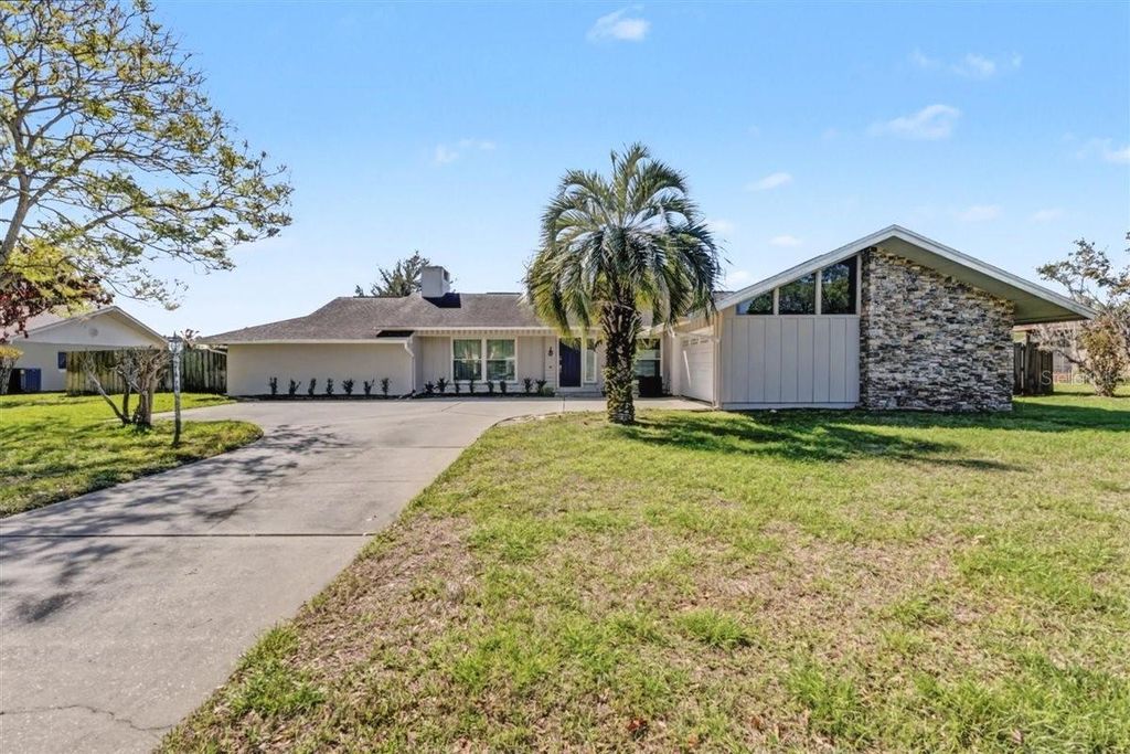 Photo of 1148 Lake Francis Drive, Apopka, FL 32712 (MLS # V4947896)