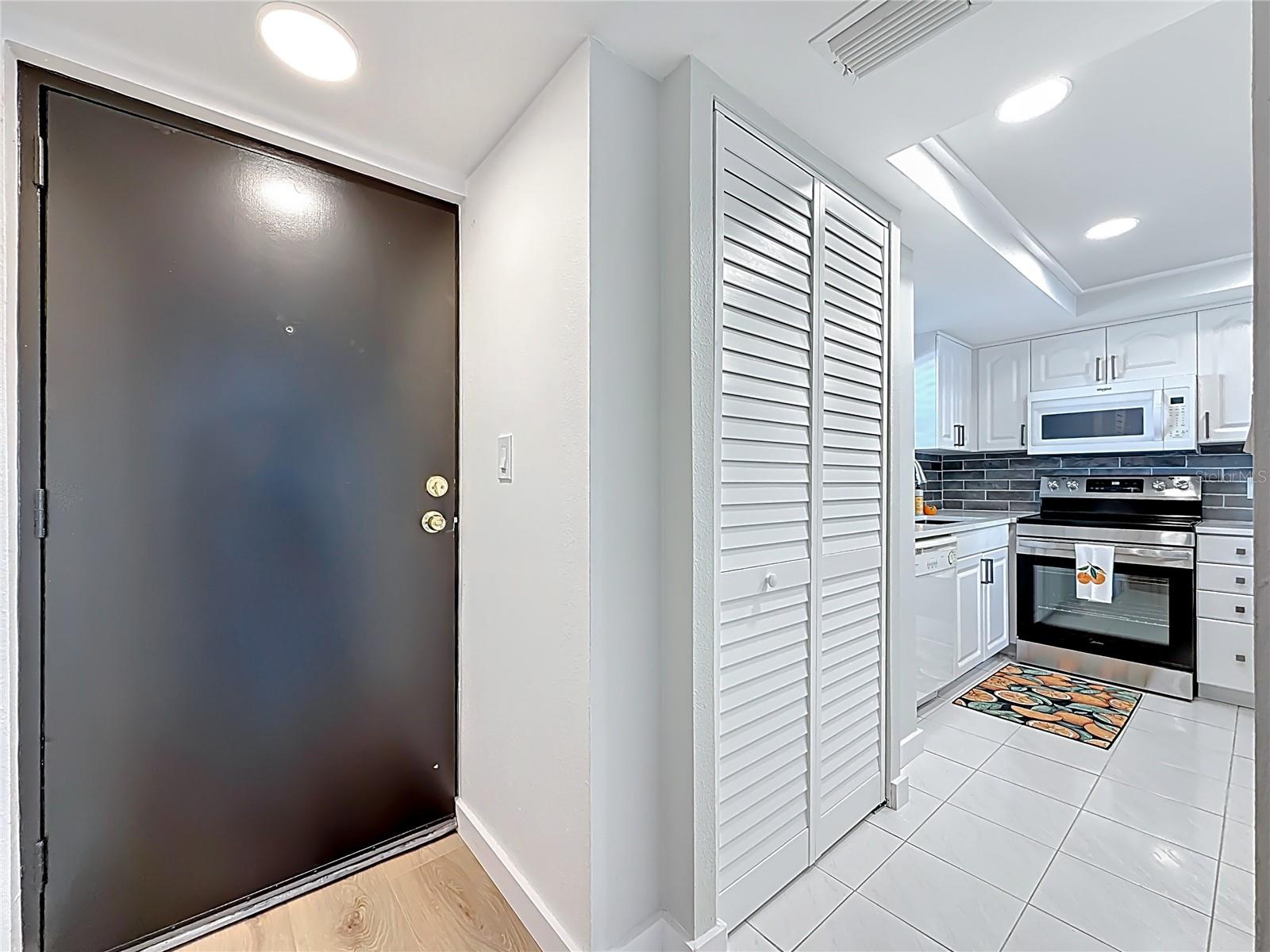 CHATEAU TOWER CONDO - Residential