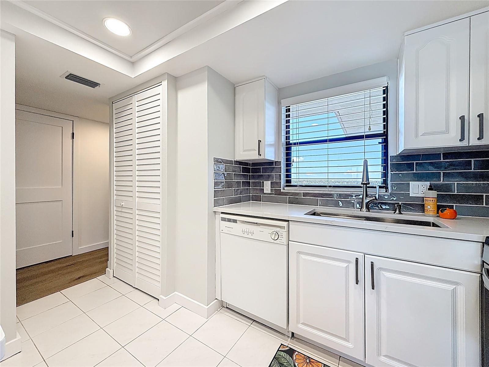 CHATEAU TOWER CONDO - Residential