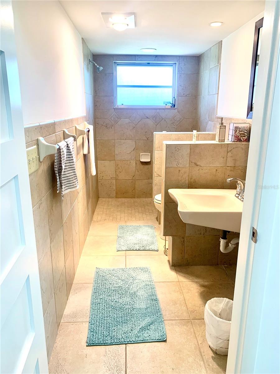 AQUALANE ESTATES 1ST - Residential Lease