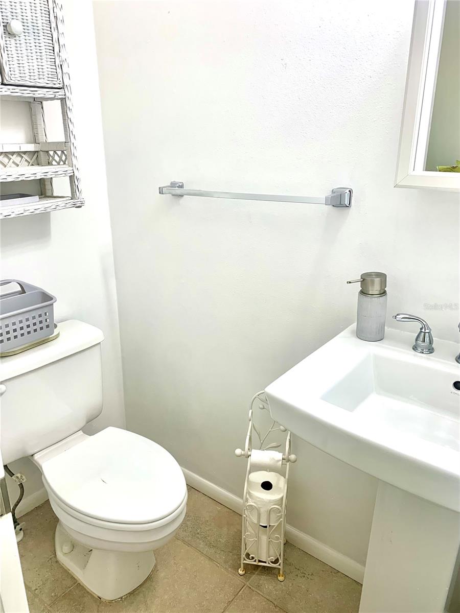 AQUALANE ESTATES 1ST - Residential Lease