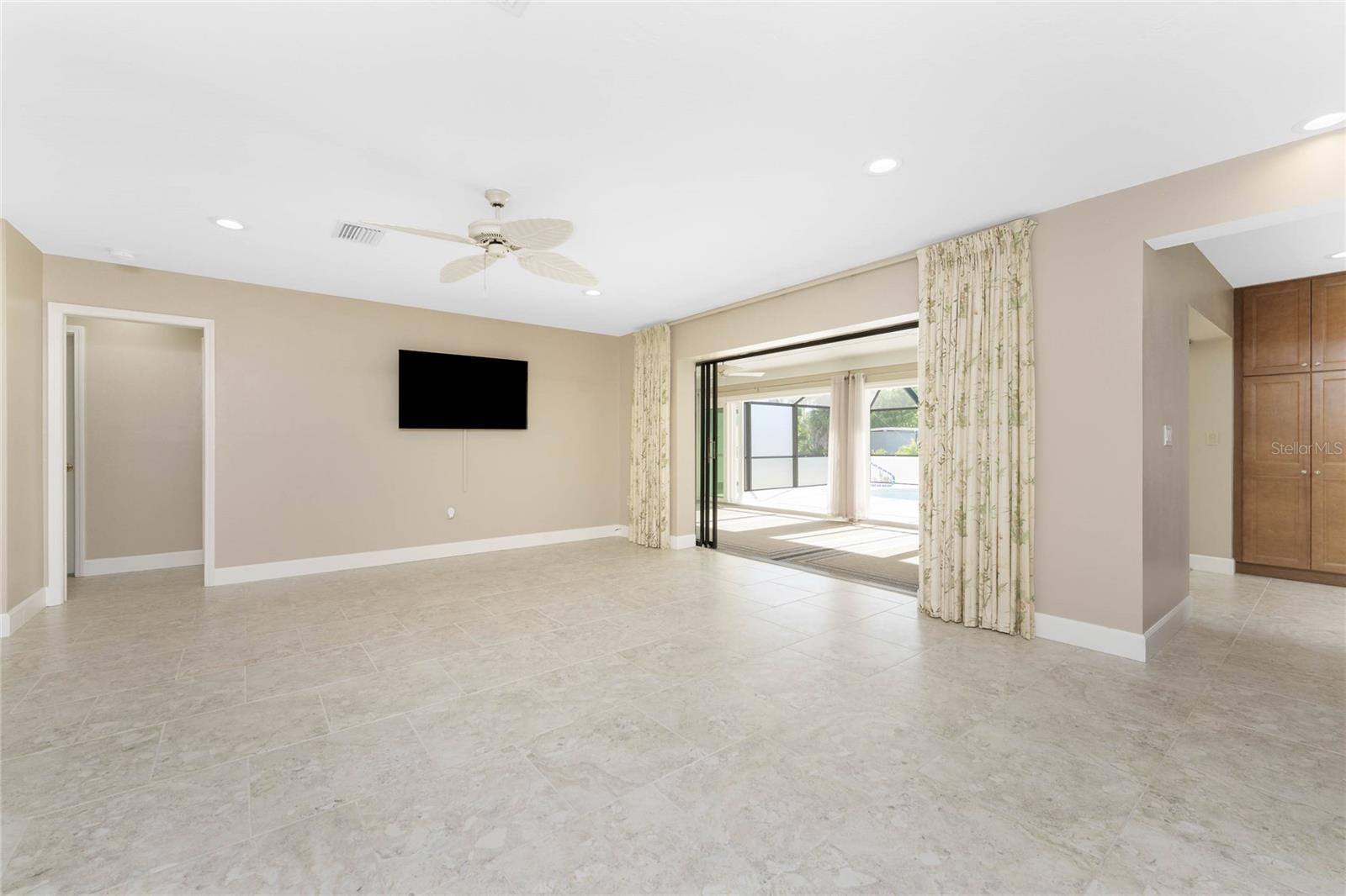 ENGLEWOOD ISLES SUB - Residential