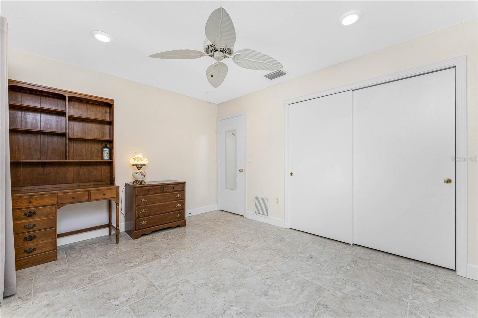 ENGLEWOOD ISLES SUB - Residential