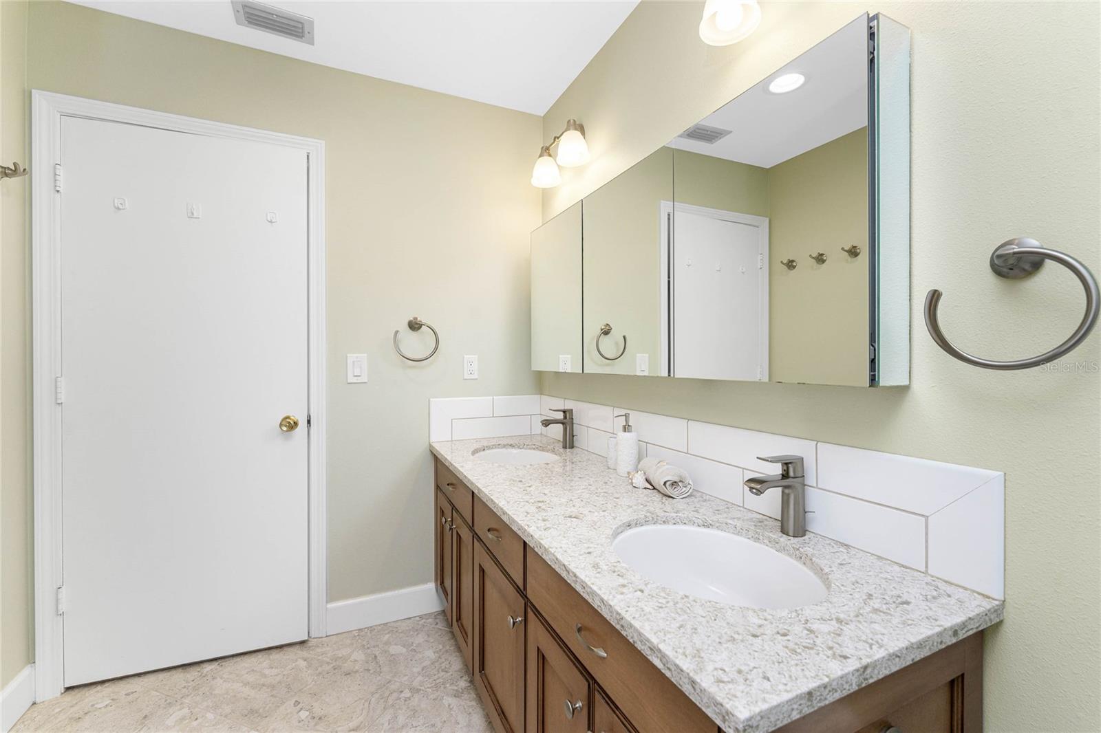 ENGLEWOOD ISLES SUB - Residential