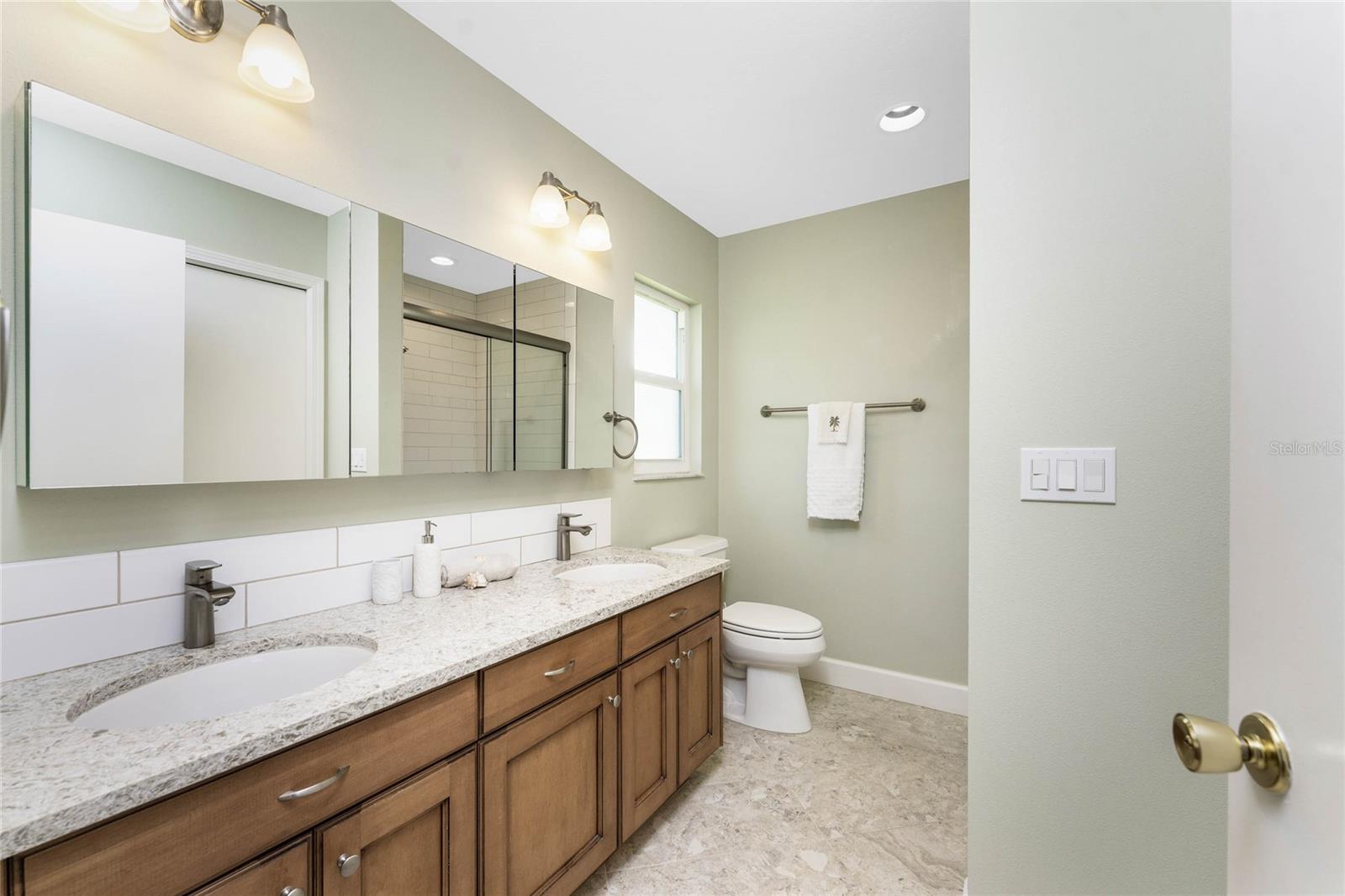 ENGLEWOOD ISLES SUB - Residential