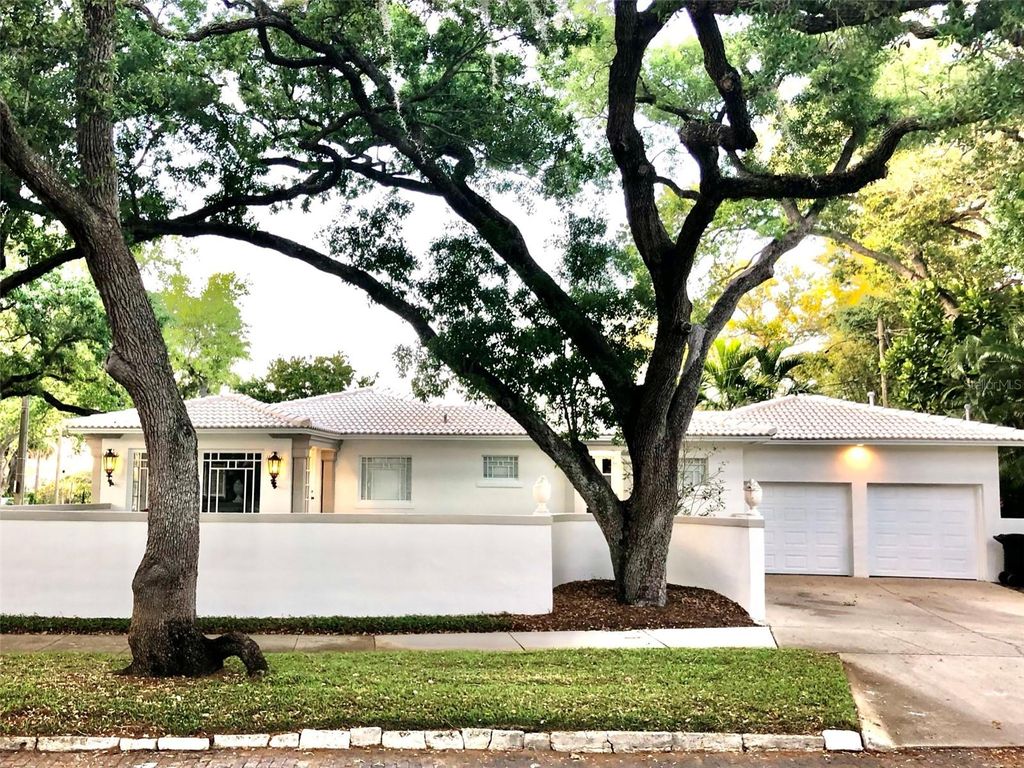 Photo of 1801 Beach Drive NE, St Petersburg, FL 33704 (MLS # TB8458116)