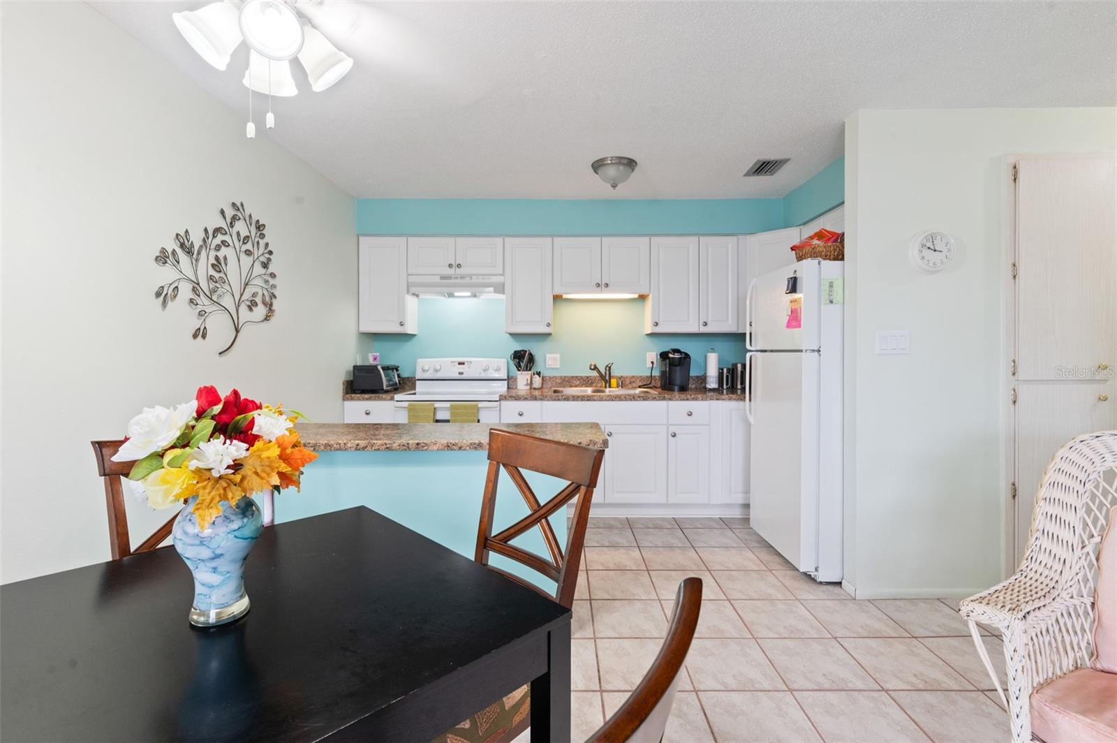 TAHITIAN GARDENS CONDO - Residential