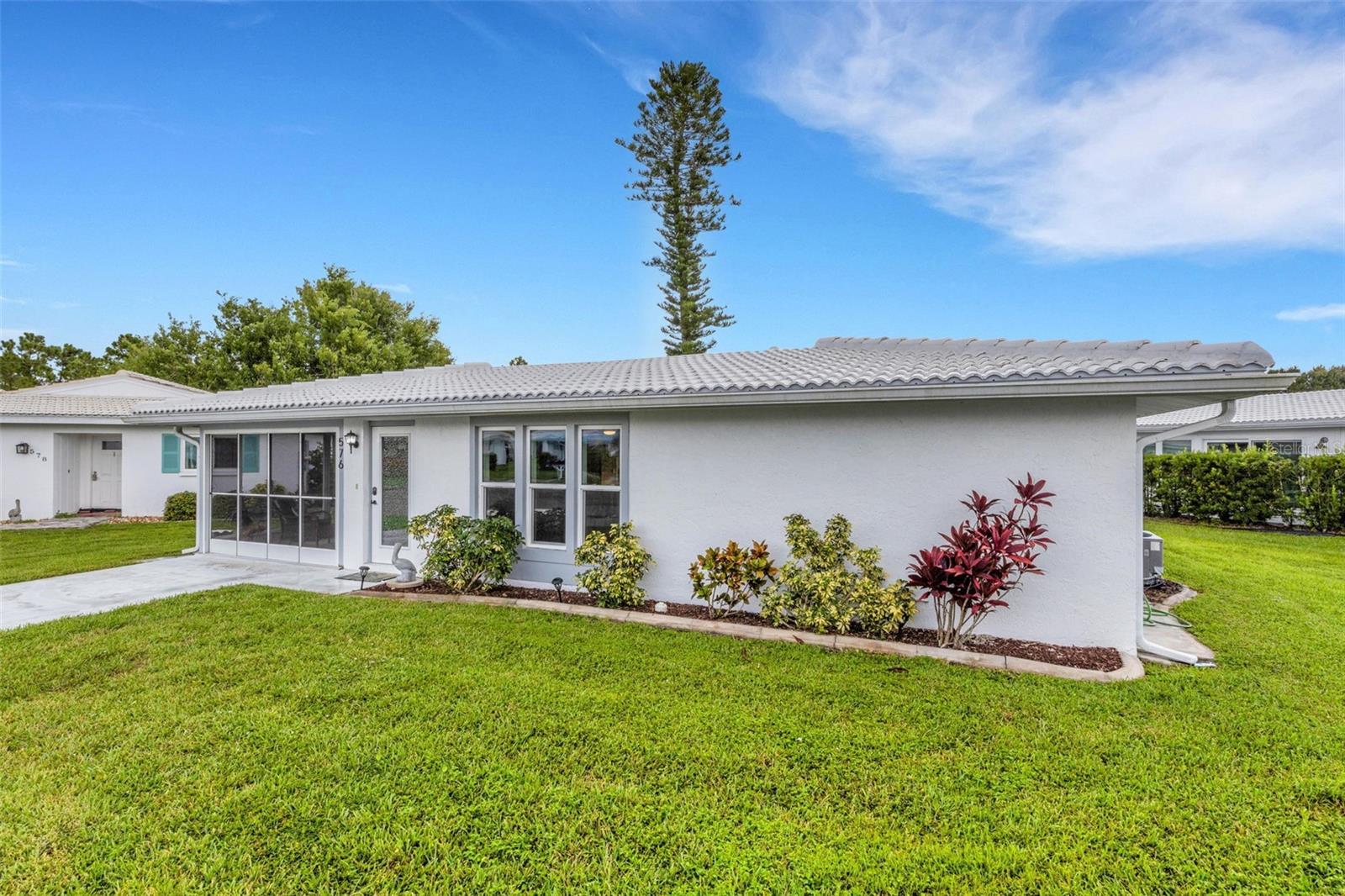 576 CIRCLEWOOD DRIVE R-3