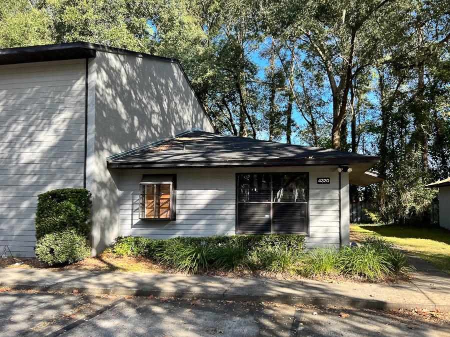Updated 2BR/1BA end unit in Marchwood! This unit boasts nearly 900 sq. ft. features ceramic tile floors throughout, faux wood blinds, granite countertops, a fully equipped kitchen, laundry closet with washer/dryer, and two parking spaces! One of the bedrooms features a spacious walk-in closet and access to a fully fenced backyard with a covered patio and storage! This unit backs directly up to Forest Park where you’ll find basketball courts, soccer fields, a picnic area, and an off-leash dog park! Marchwood features a community pool and is less than a mile away from all the shopping and dining that Butler Plaza, Butler North, and Celebration Pointe has to offer! It is directly on the bus route and biking distance to UF. Don't miss out on this superb deal! It won't last long. Schedule a showing today!
$60.00 Application Fee per person over the age of 18
$60.00 Guarantor Fee (if Applicable)
$225.00 Leasing Fee (Due at Time of Lease Signing)
$500.00 Non-refundable Pet Fee Per Year! (1 pet only, no more than 25 lbs.)