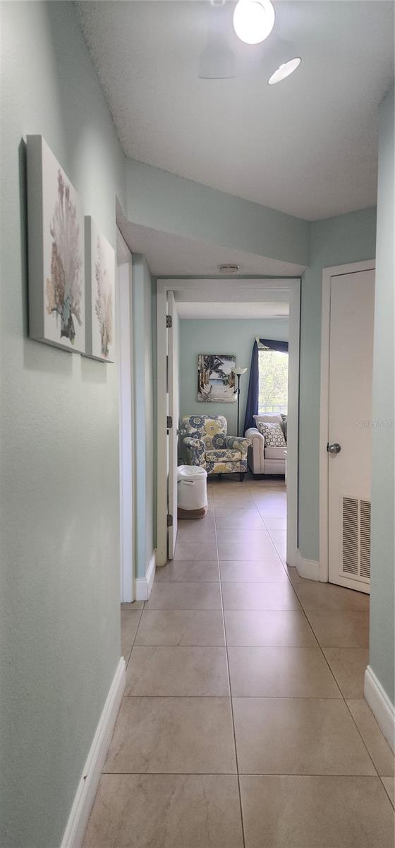 WANDER RESIDENCES OF TIERRA VERDE - Residential Lease