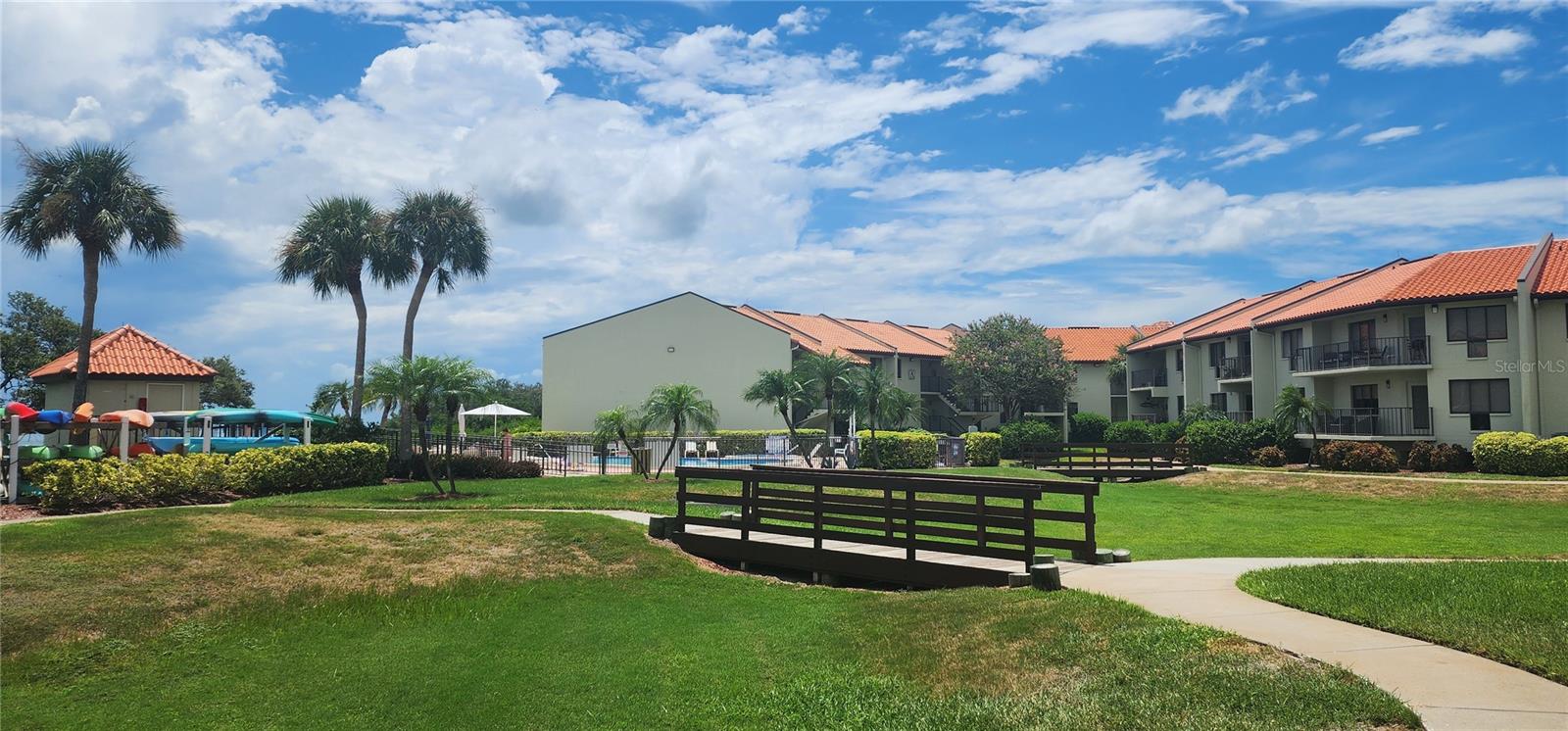 WANDER RESIDENCES OF TIERRA VERDE - Residential Lease