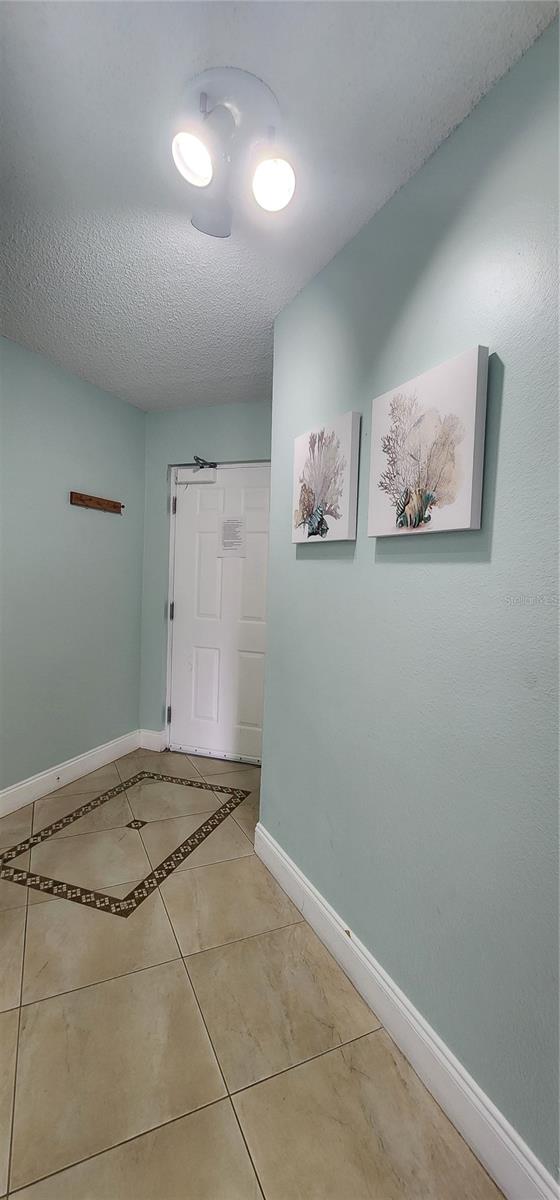 WANDER RESIDENCES OF TIERRA VERDE - Residential Lease