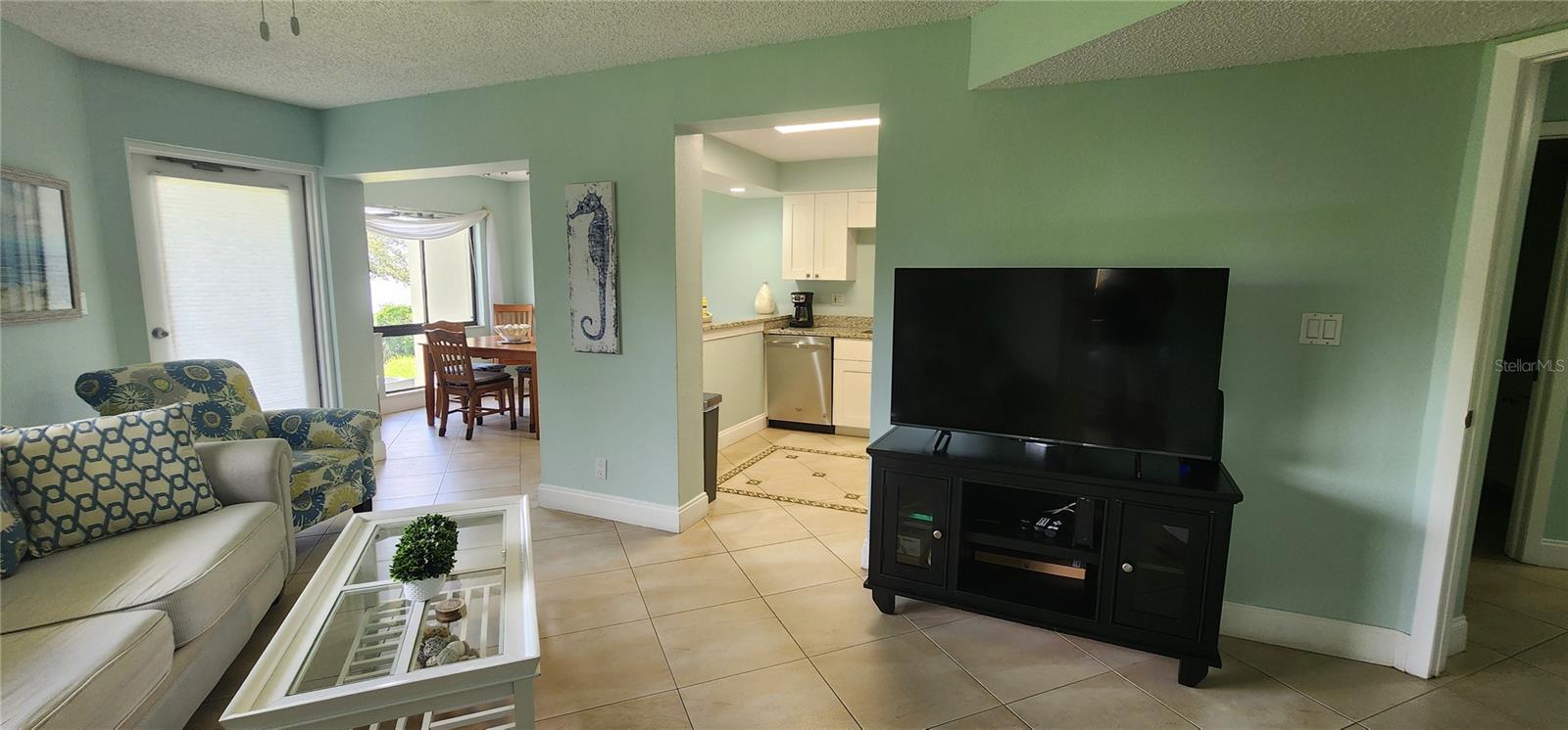 WANDER RESIDENCES OF TIERRA VERDE - Residential Lease