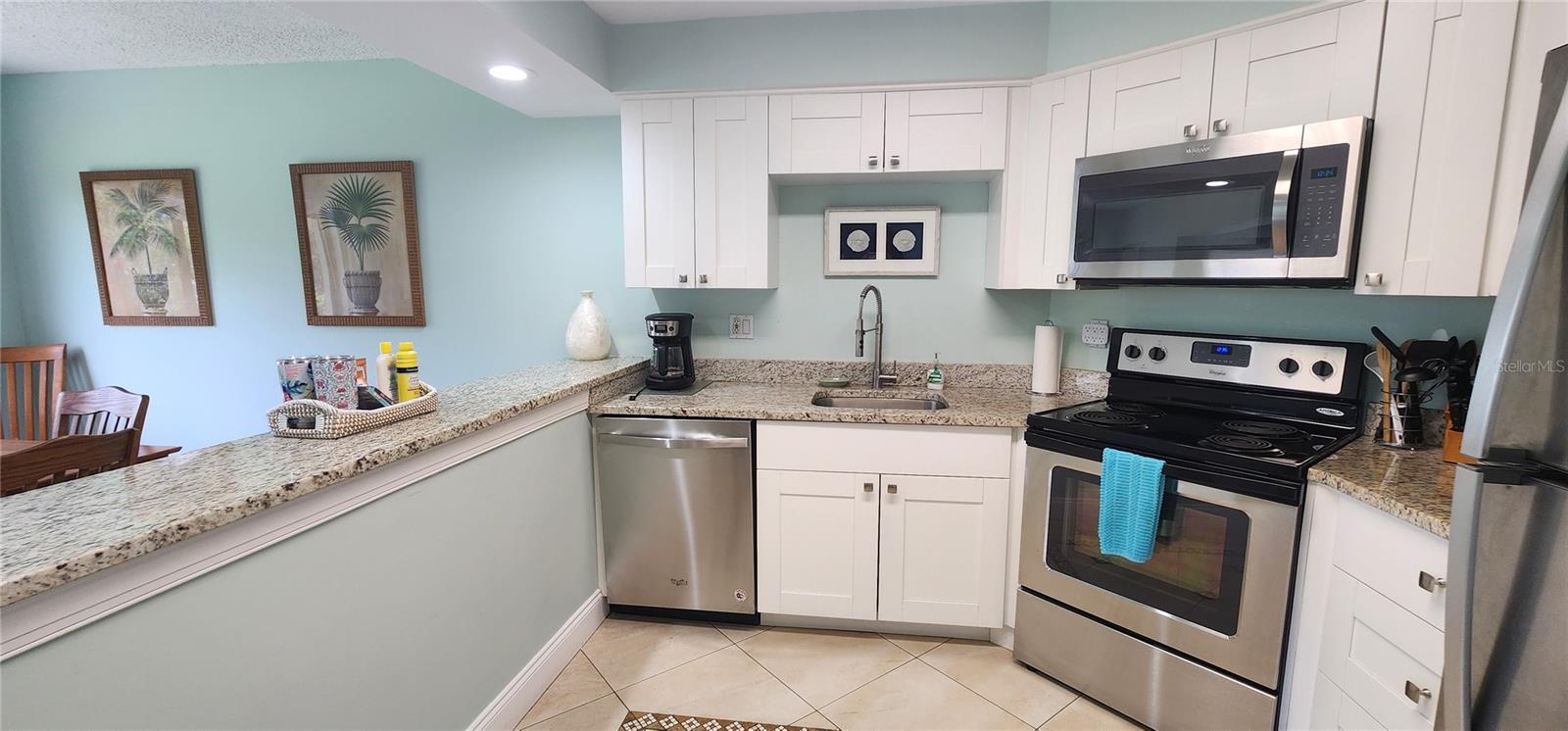 WANDER RESIDENCES OF TIERRA VERDE - Residential Lease