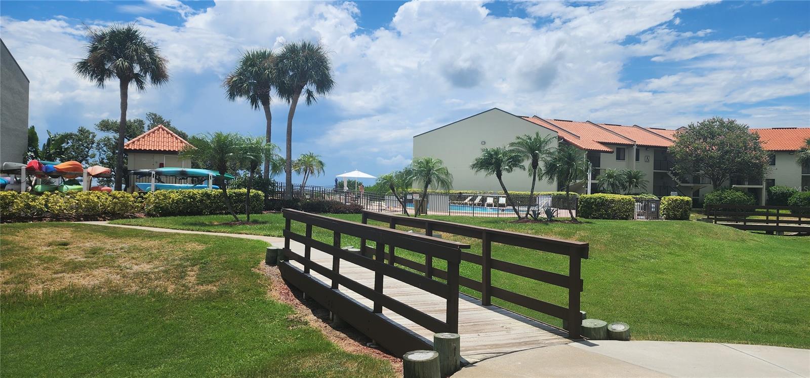 WANDER RESIDENCES OF TIERRA VERDE - Residential Lease