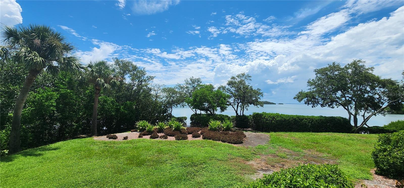 WANDER RESIDENCES OF TIERRA VERDE - Residential Lease