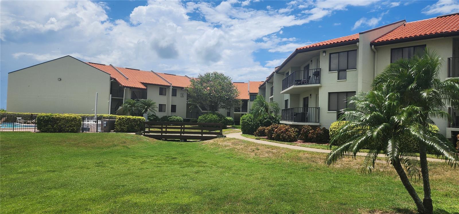 WANDER RESIDENCES OF TIERRA VERDE - Residential Lease