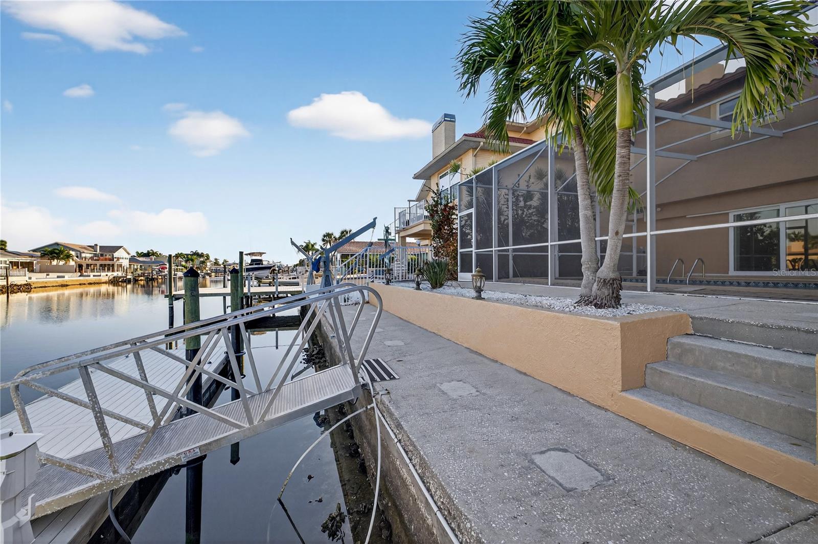 FLOR A MAR - Residential