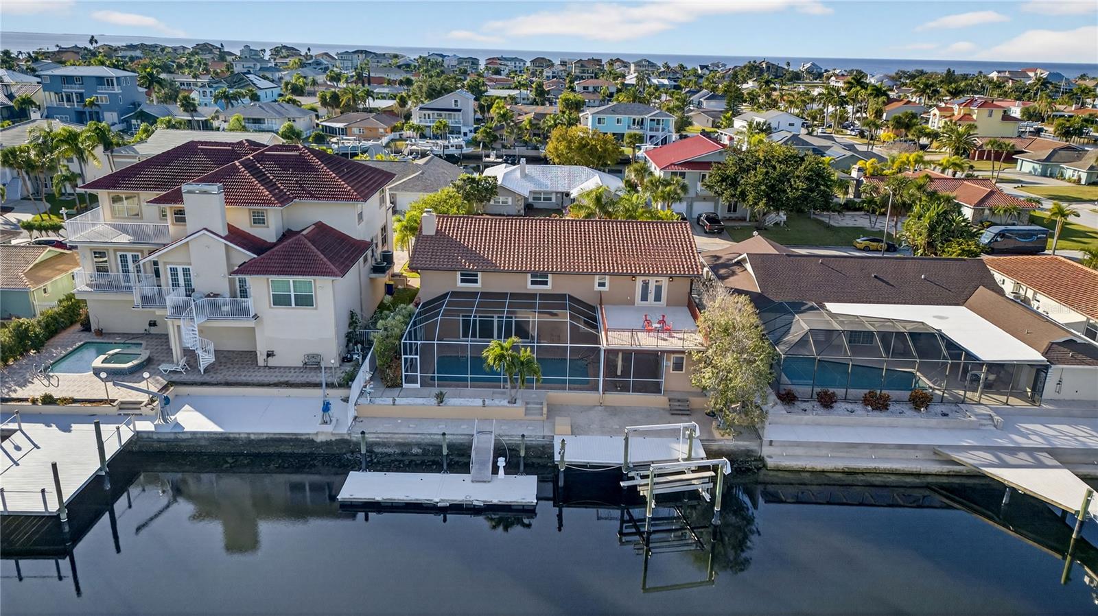 FLOR A MAR - Residential