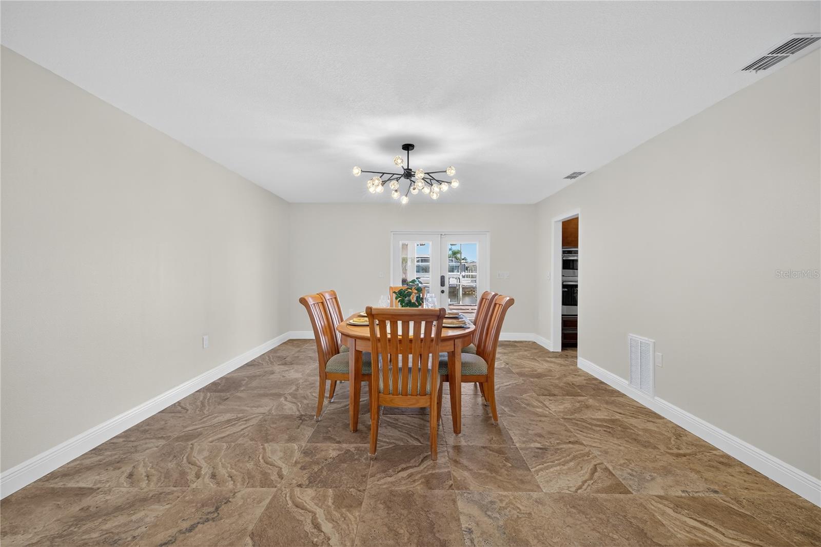 FLOR A MAR - Residential