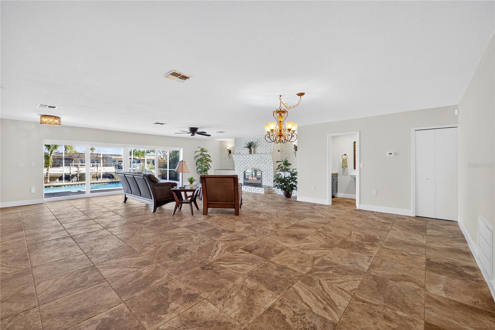 FLOR A MAR - Residential