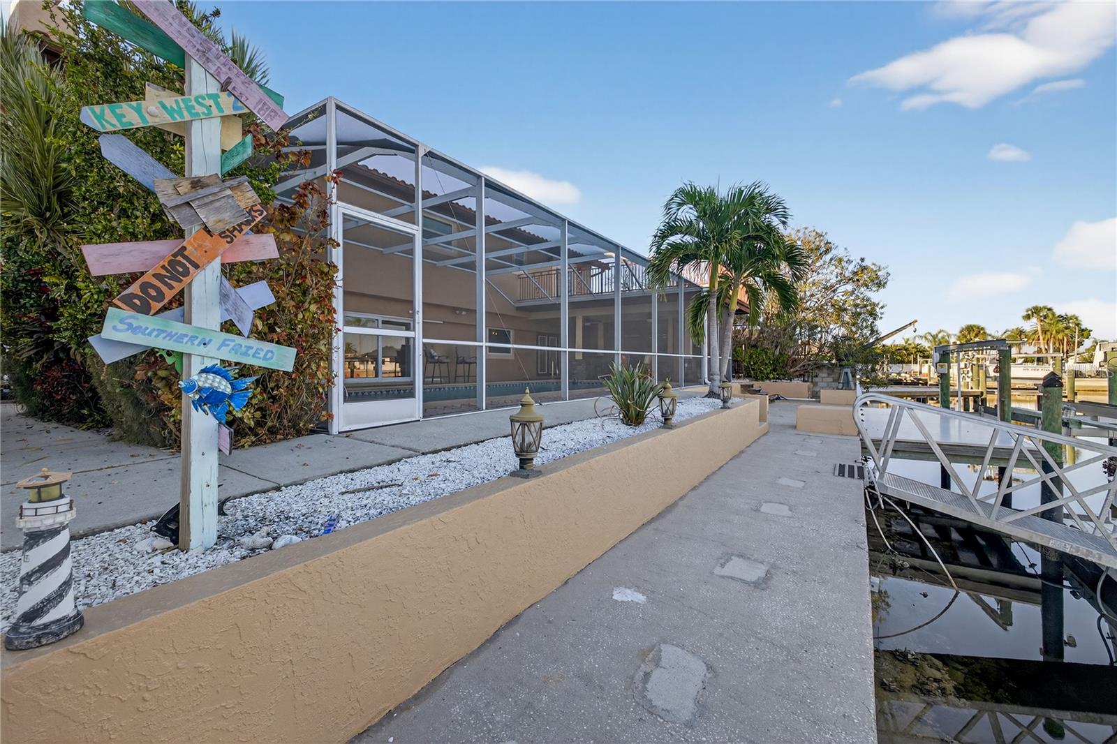 FLOR A MAR - Residential