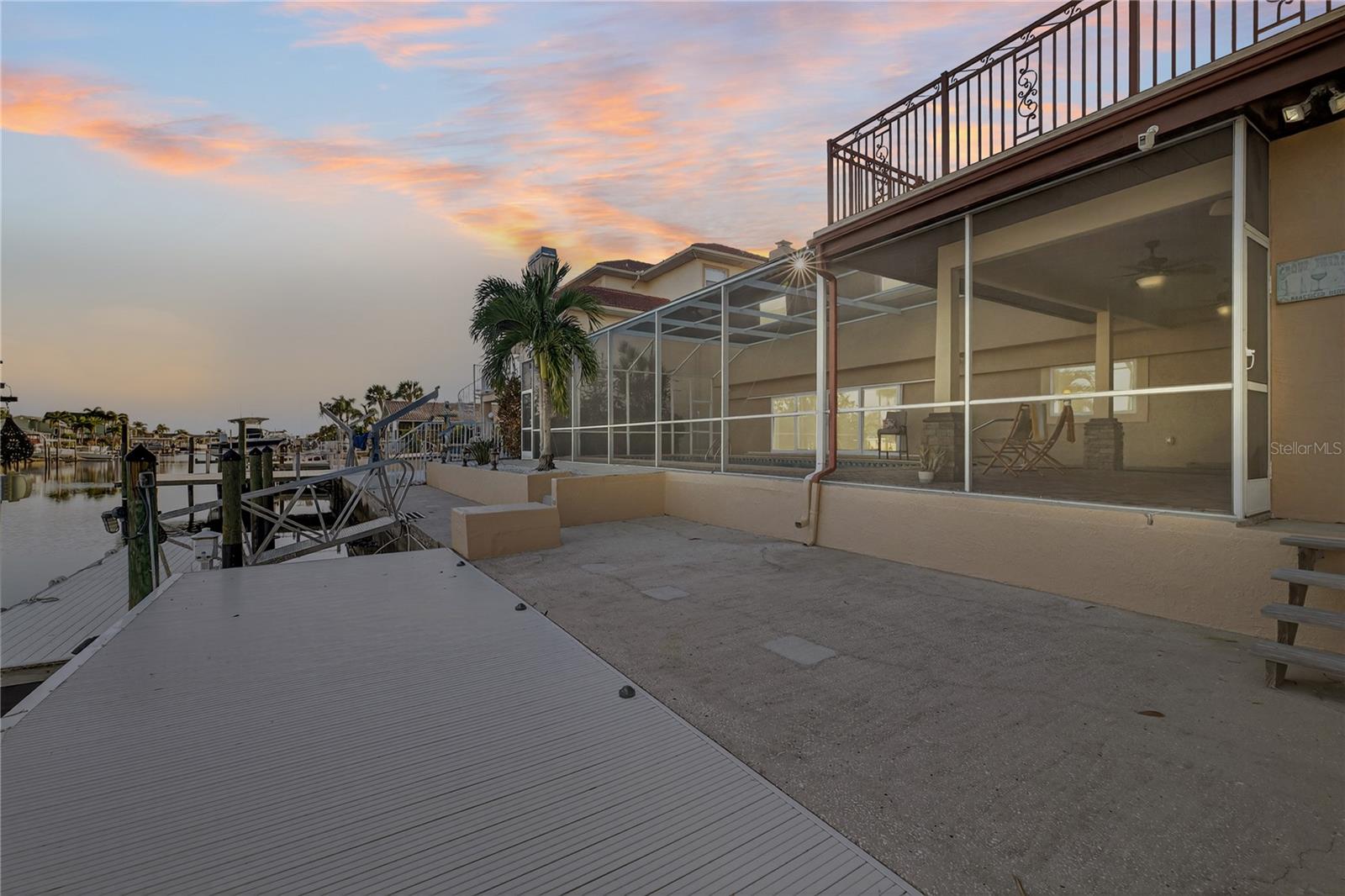 FLOR A MAR - Residential