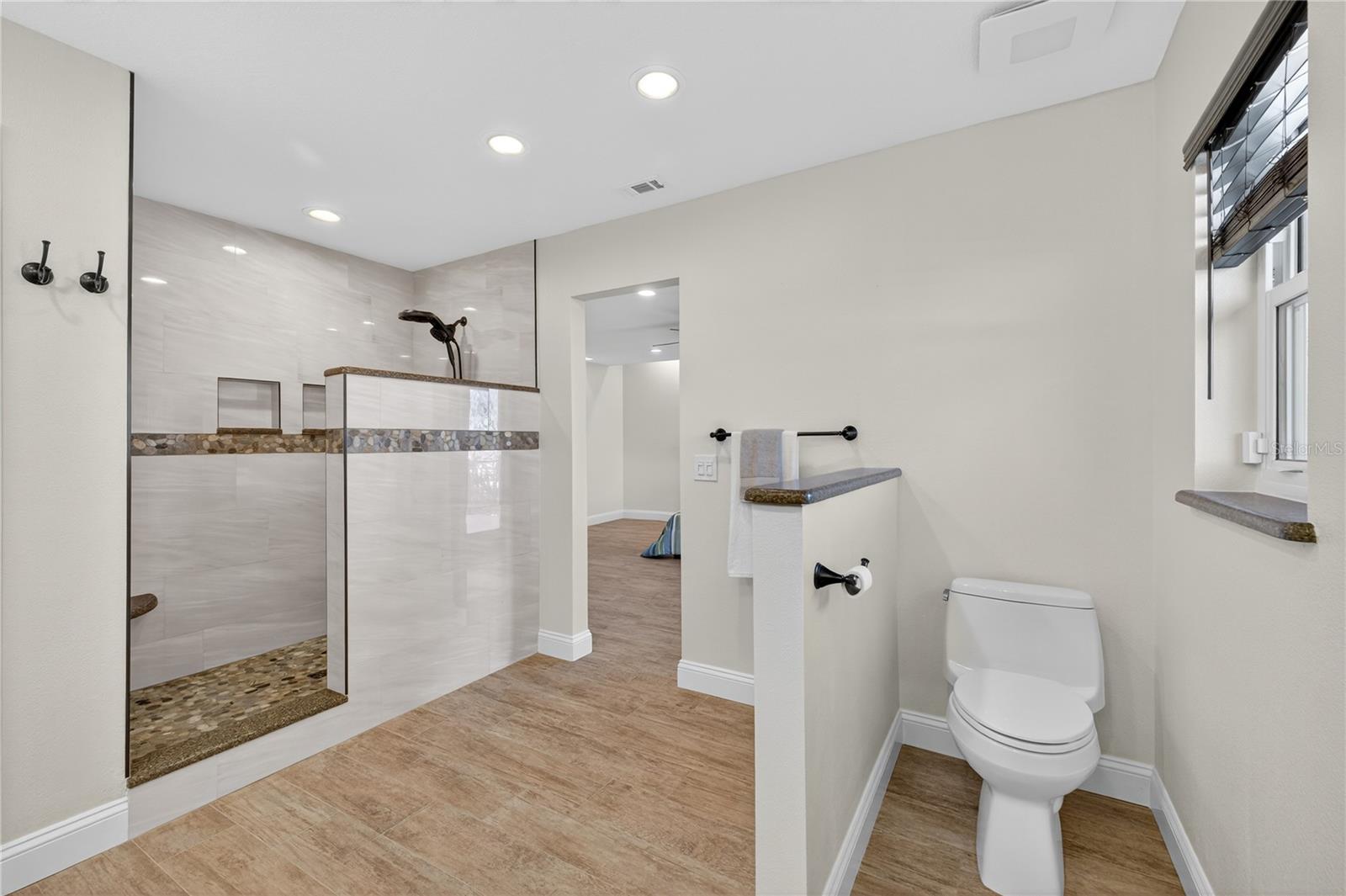 FLOR A MAR - Residential