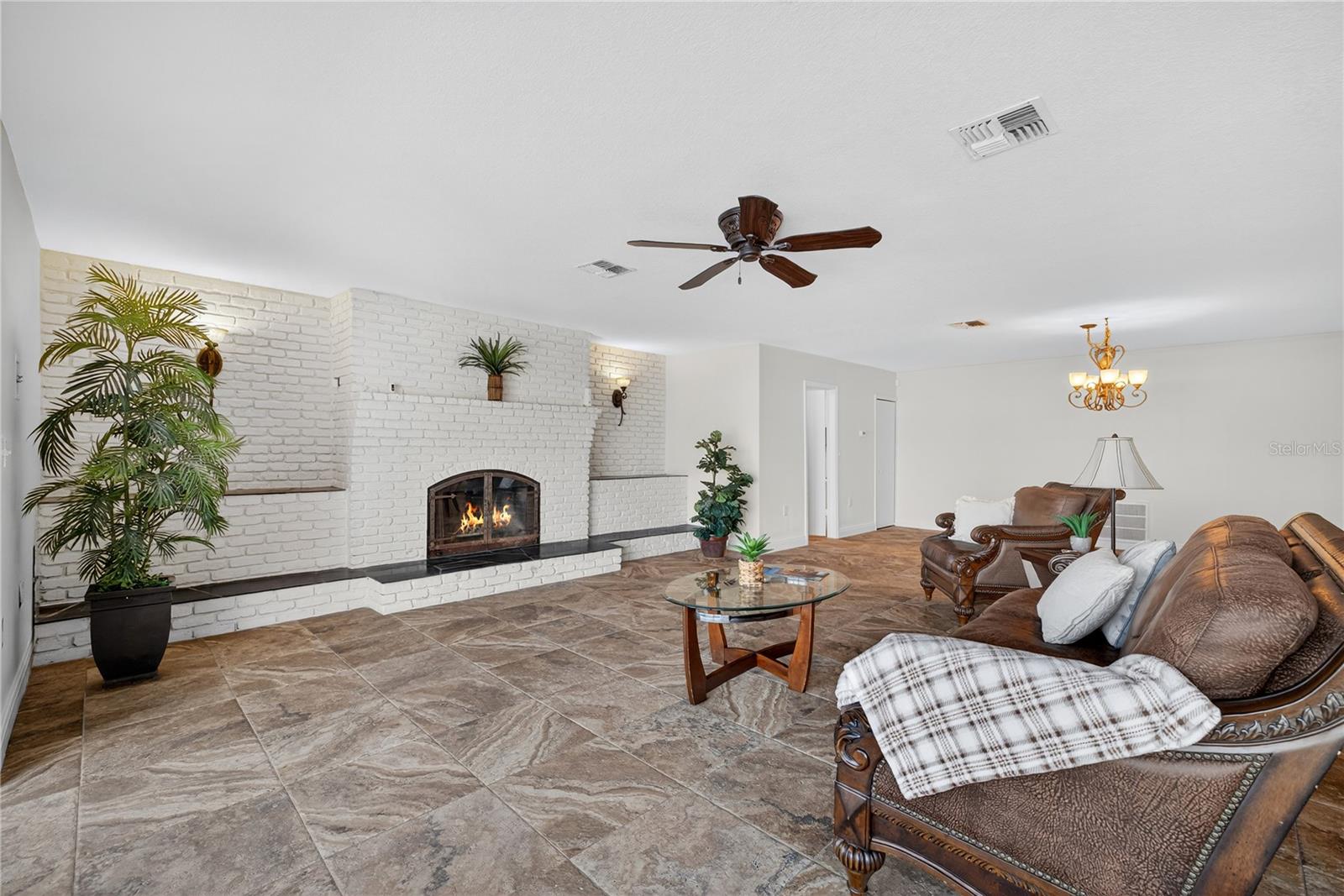 FLOR A MAR - Residential