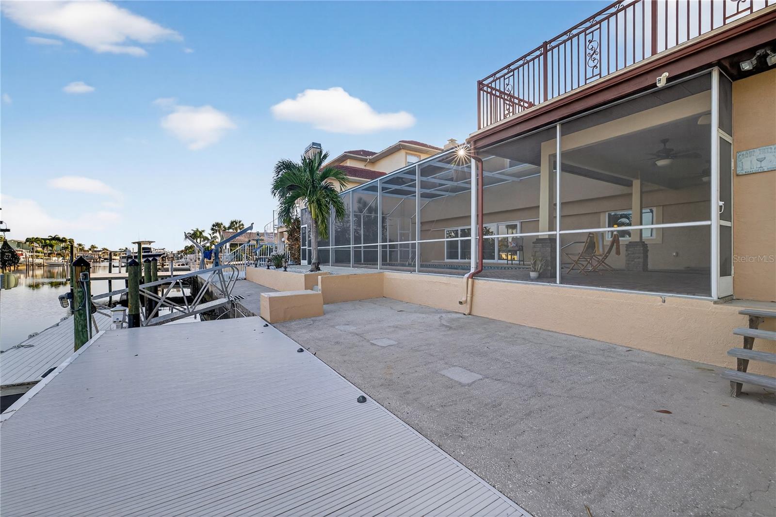 FLOR A MAR - Residential