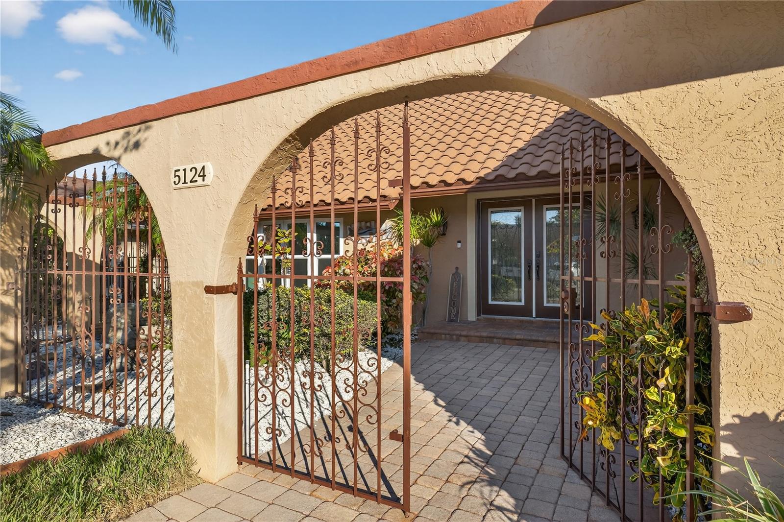 FLOR A MAR - Residential