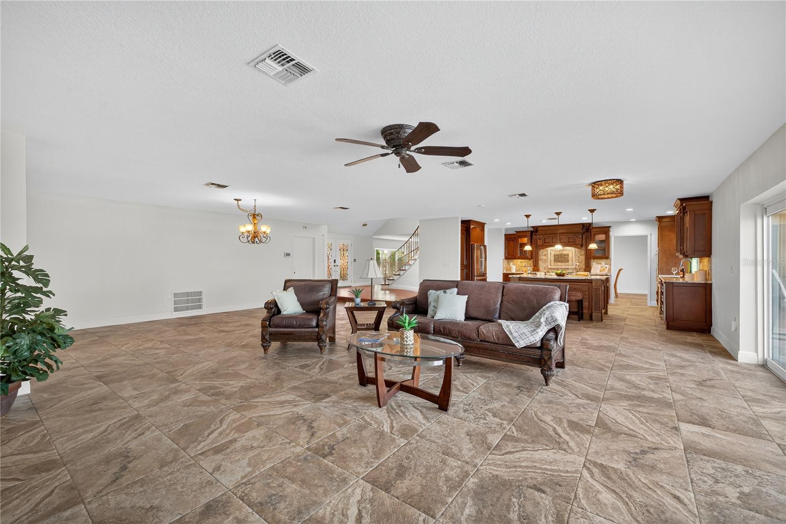 FLOR A MAR - Residential