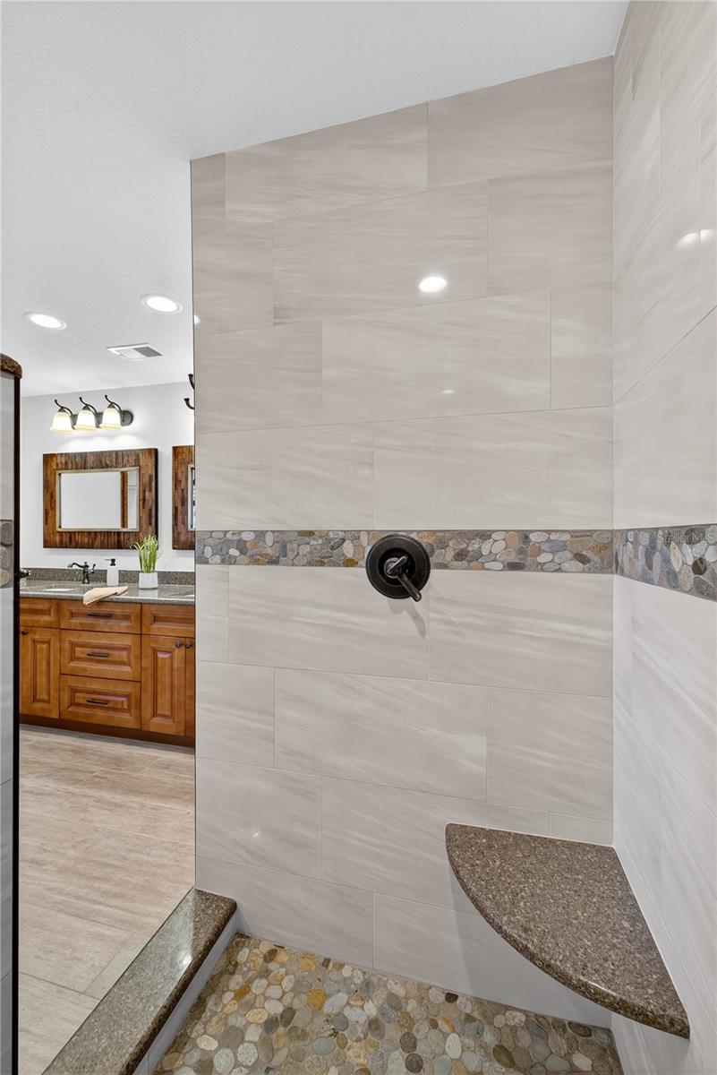 FLOR A MAR - Residential