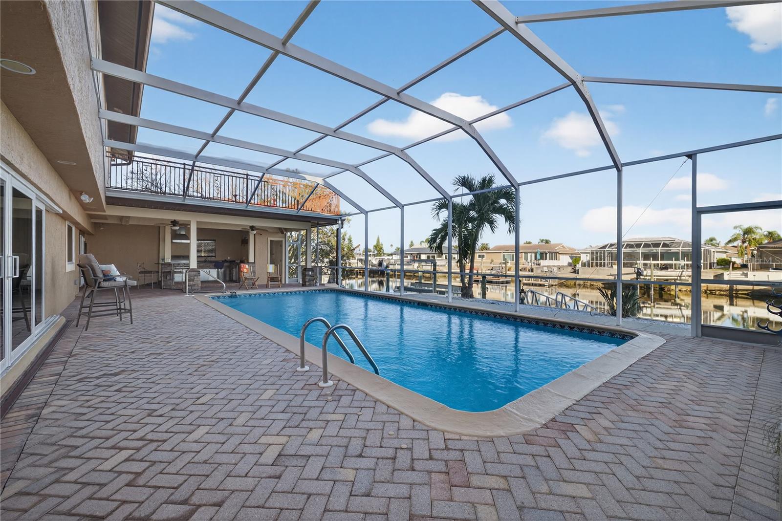 FLOR A MAR - Residential