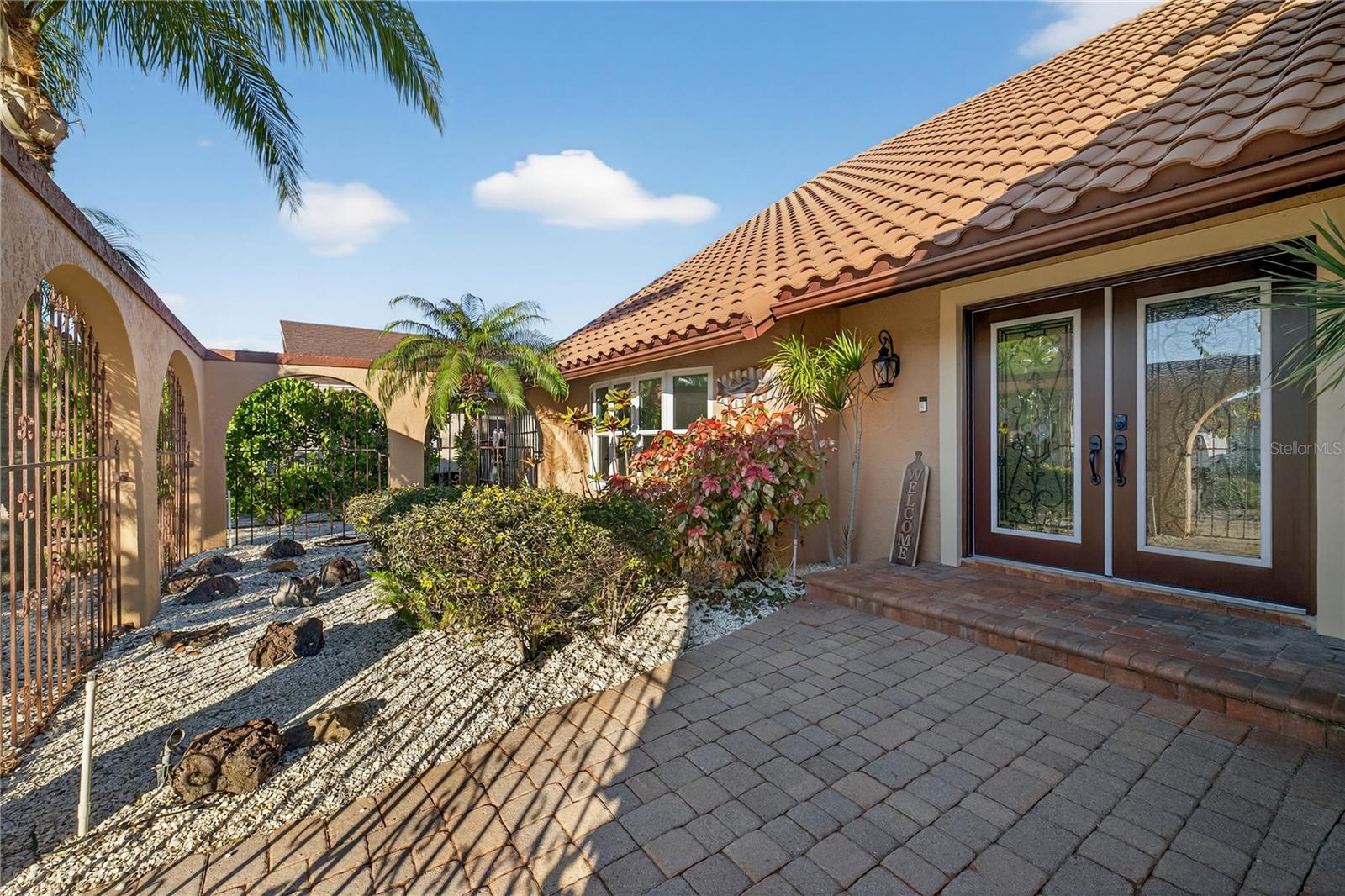 FLOR A MAR - Residential