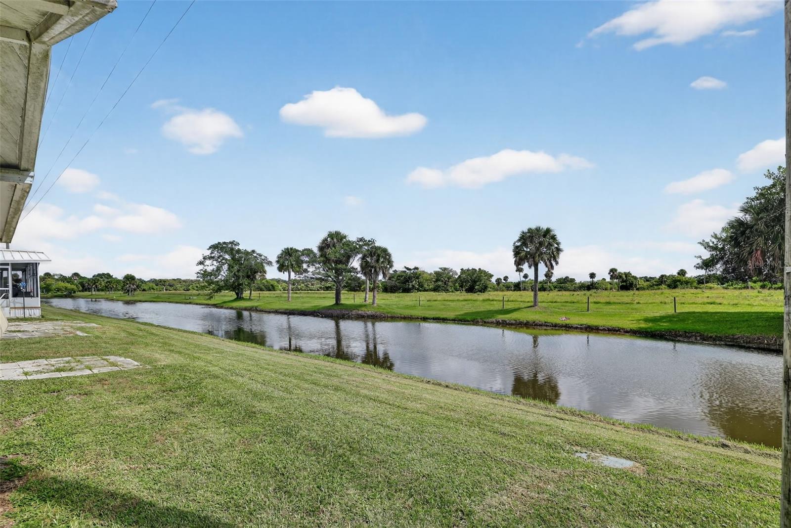 ANCIENT OAKS RV RESORT NO III LOT 6 BLOCK 18 - Residential