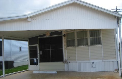 Photo of 5312 SE 67th Avenue, Okeechobee, FL 34974 (MLS # TB8417885)