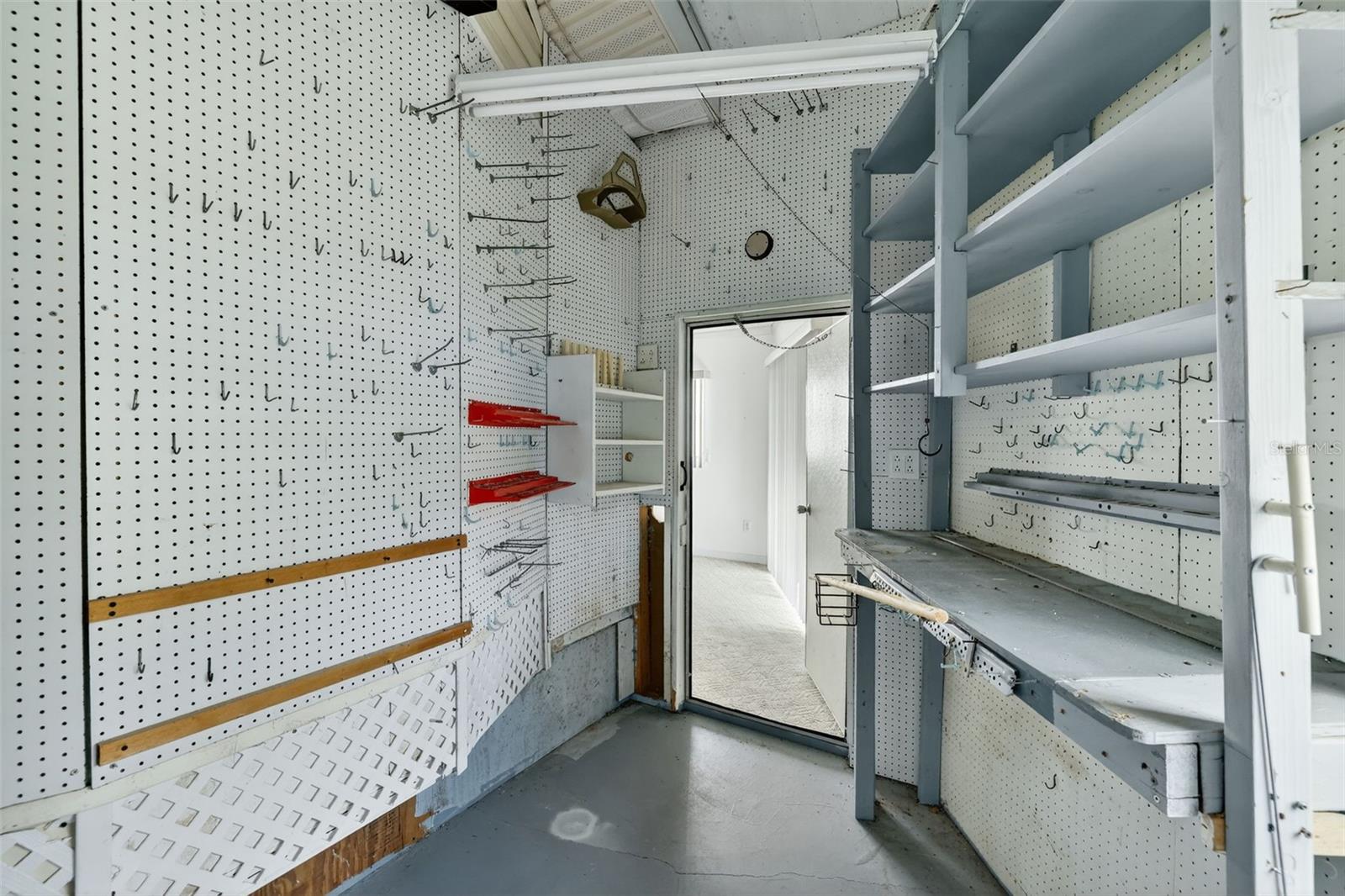 ANCIENT OAKS RV RESORT NO III LOT 6 BLOCK 18 - Residential