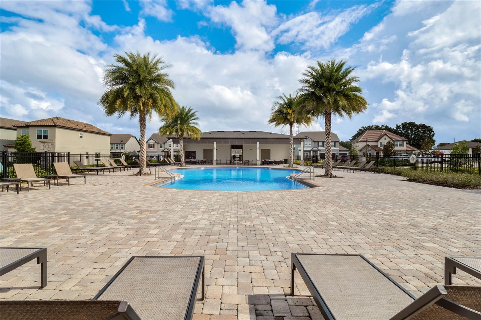 OAKLAND TRLS PH 1 - Residential