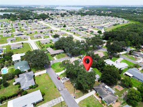 A home in WINTER HAVEN