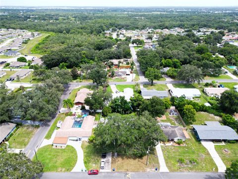 A home in WINTER HAVEN