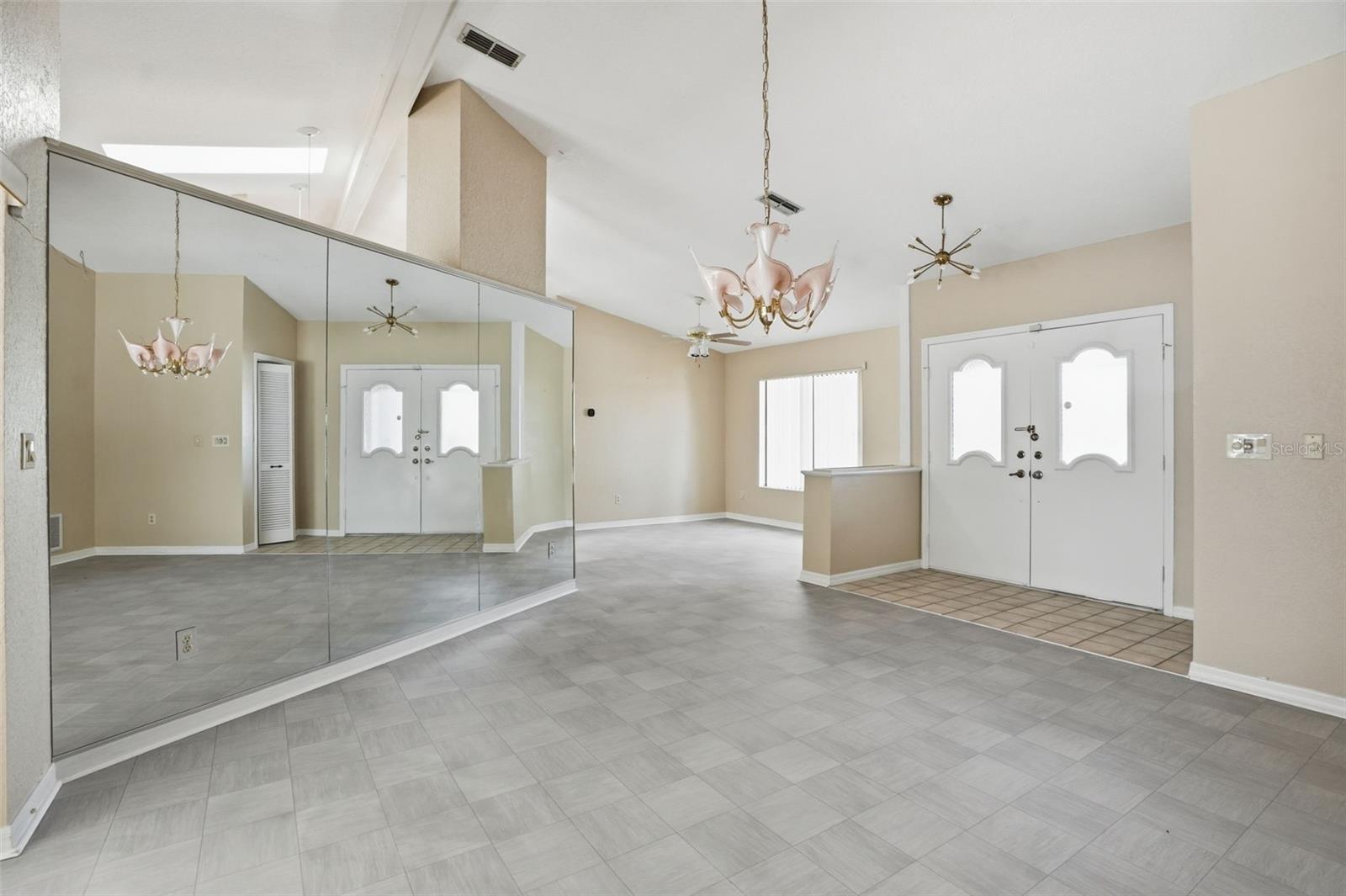 SPRING HILL - Residential