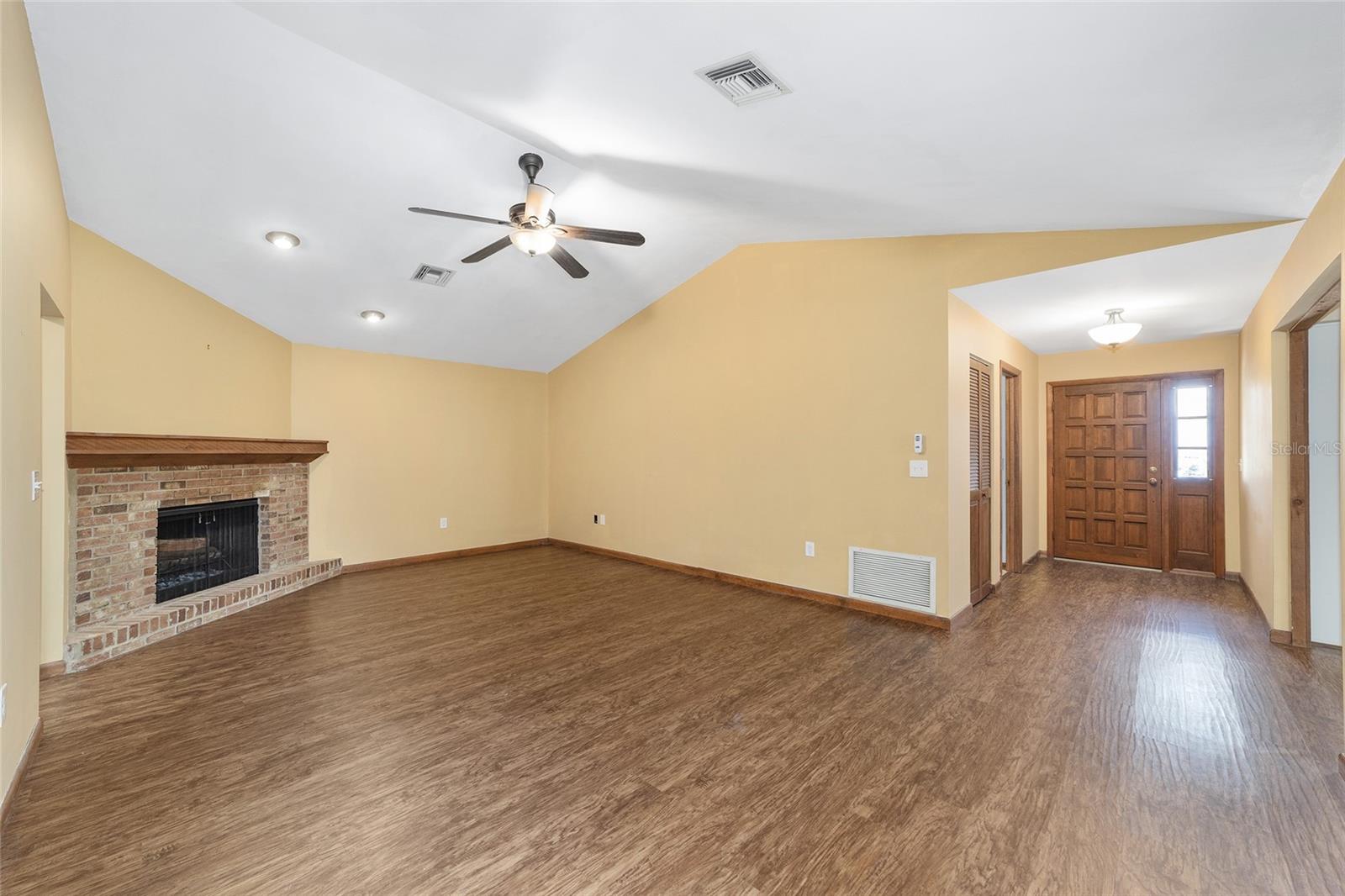 GOLDEN HILLS TURF & COUNTRY CLUB - Residential