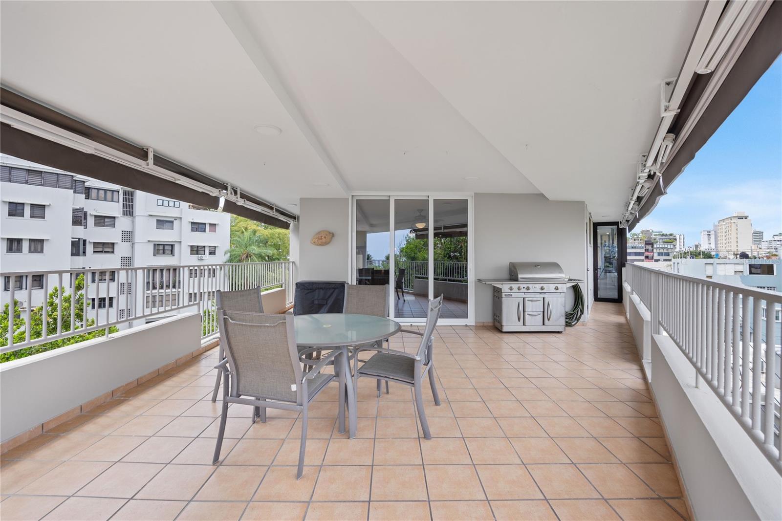 1520 ASHFORD AVE 4