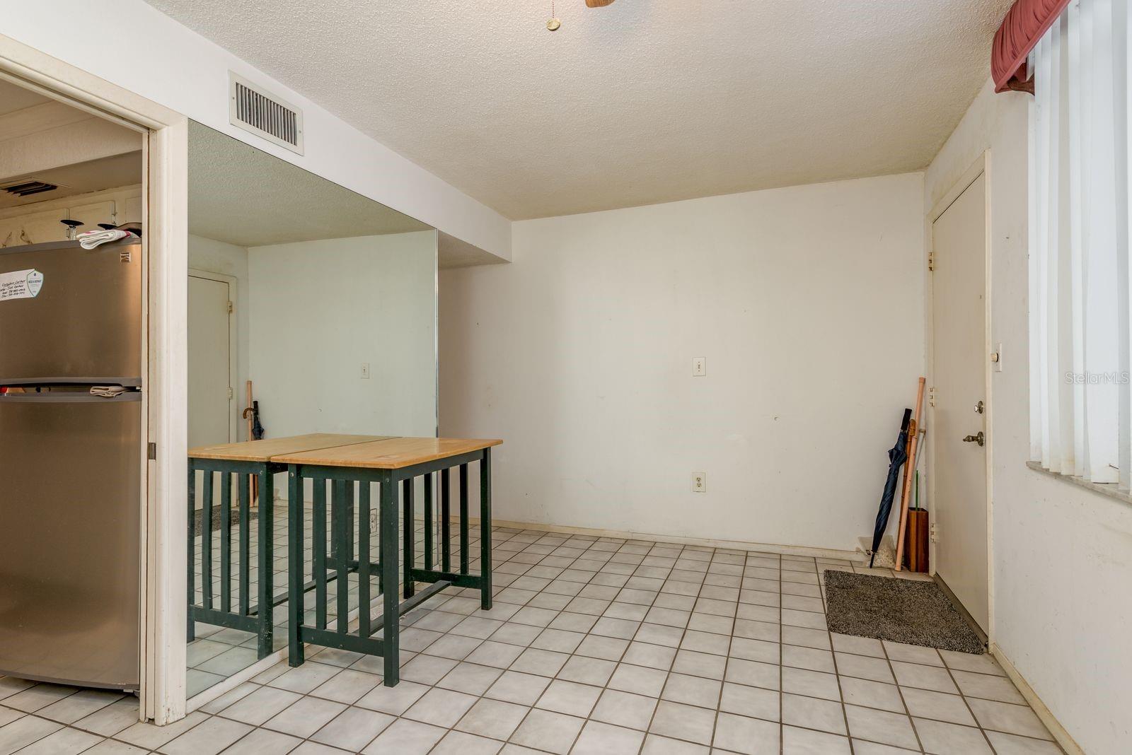 SEVILLE CONDO 11 - Residential