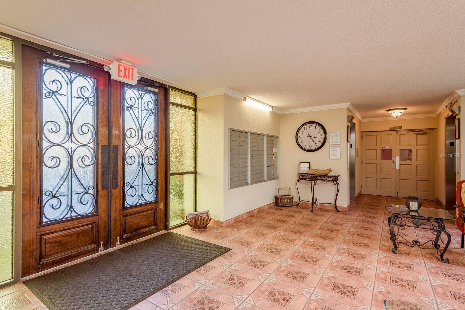 SEVILLE CONDO 11 - Residential