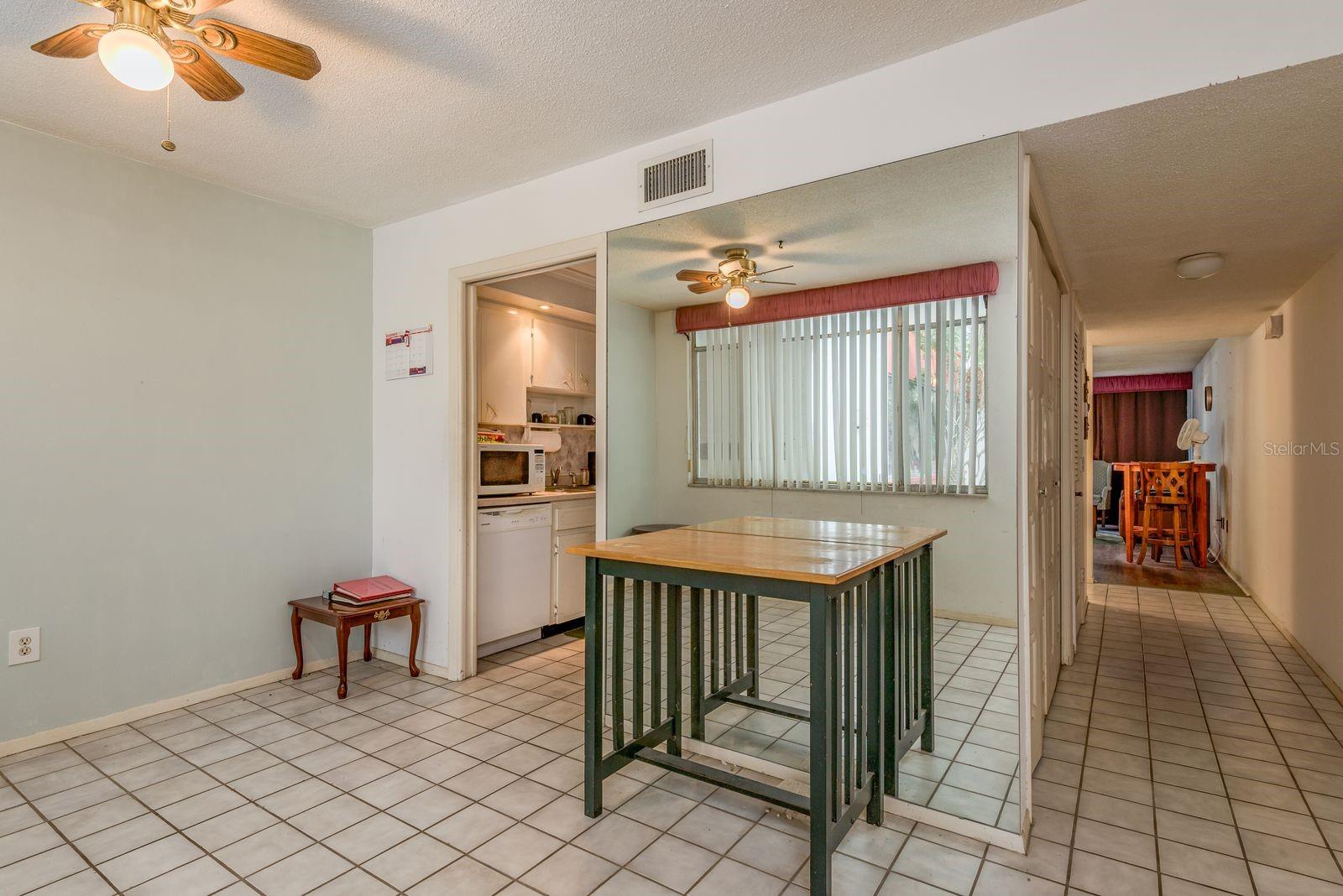 SEVILLE CONDO 11 - Residential