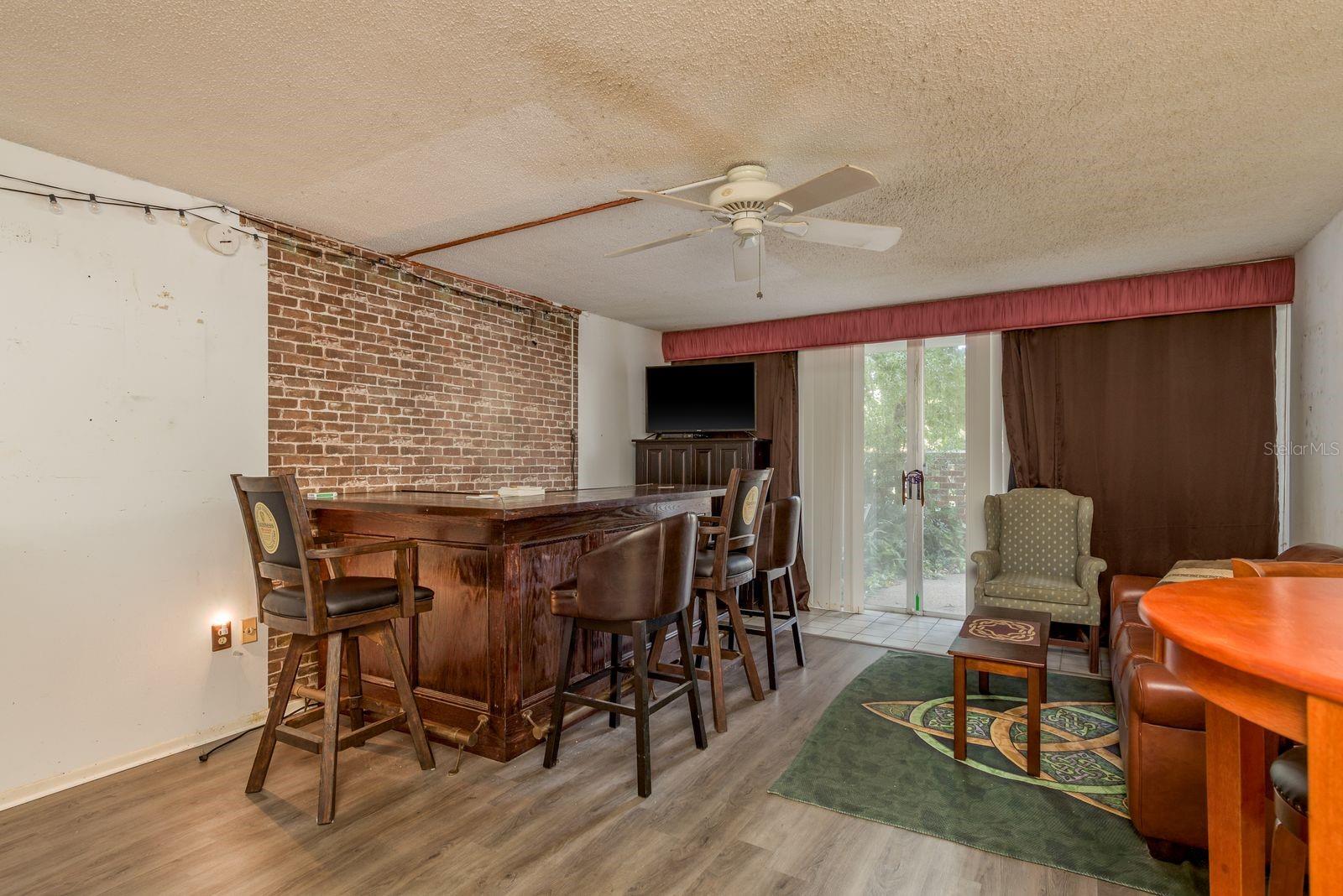 SEVILLE CONDO 11 - Residential