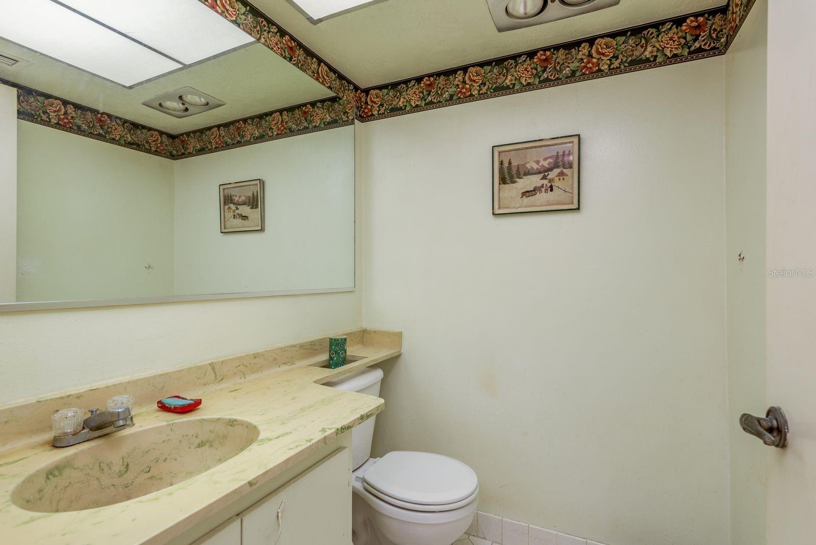 SEVILLE CONDO 11 - Residential