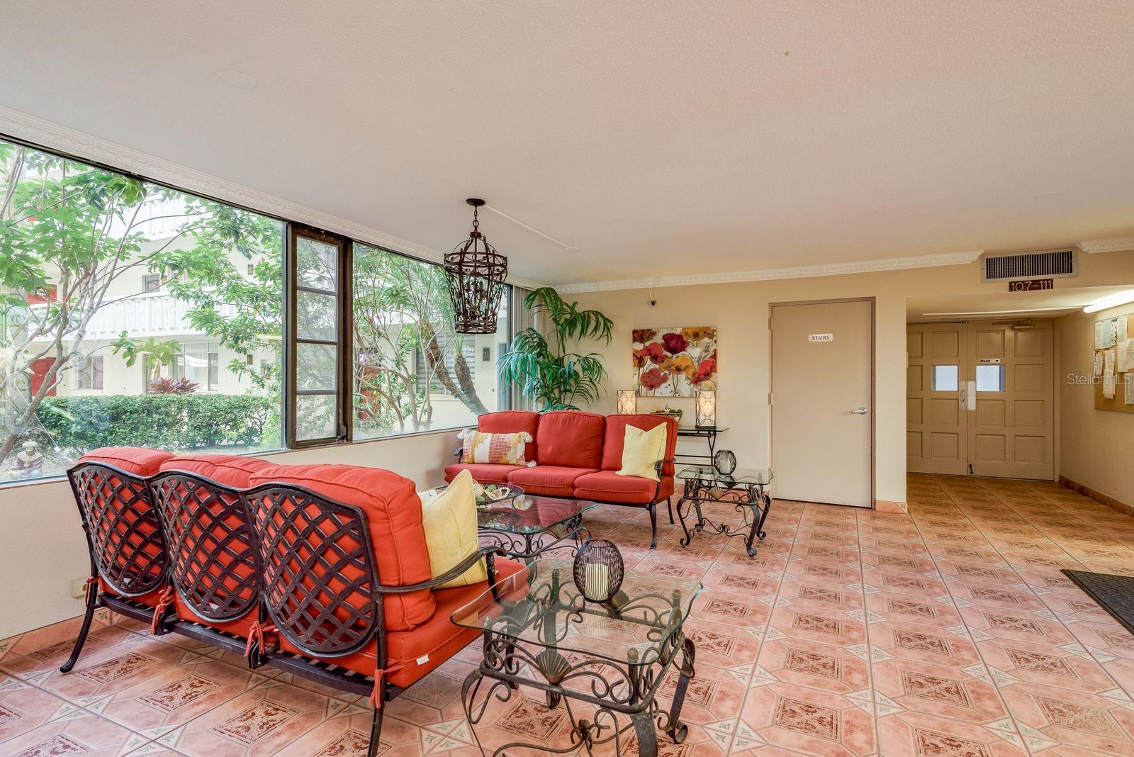 SEVILLE CONDO 11 - Residential